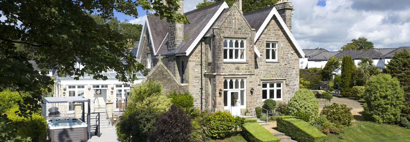 Coedrath House - Country Manor, Log Burner, Sea Views