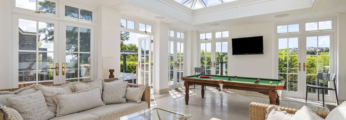 Coedrath House - Country Manor, Log Burner, Sea Views
