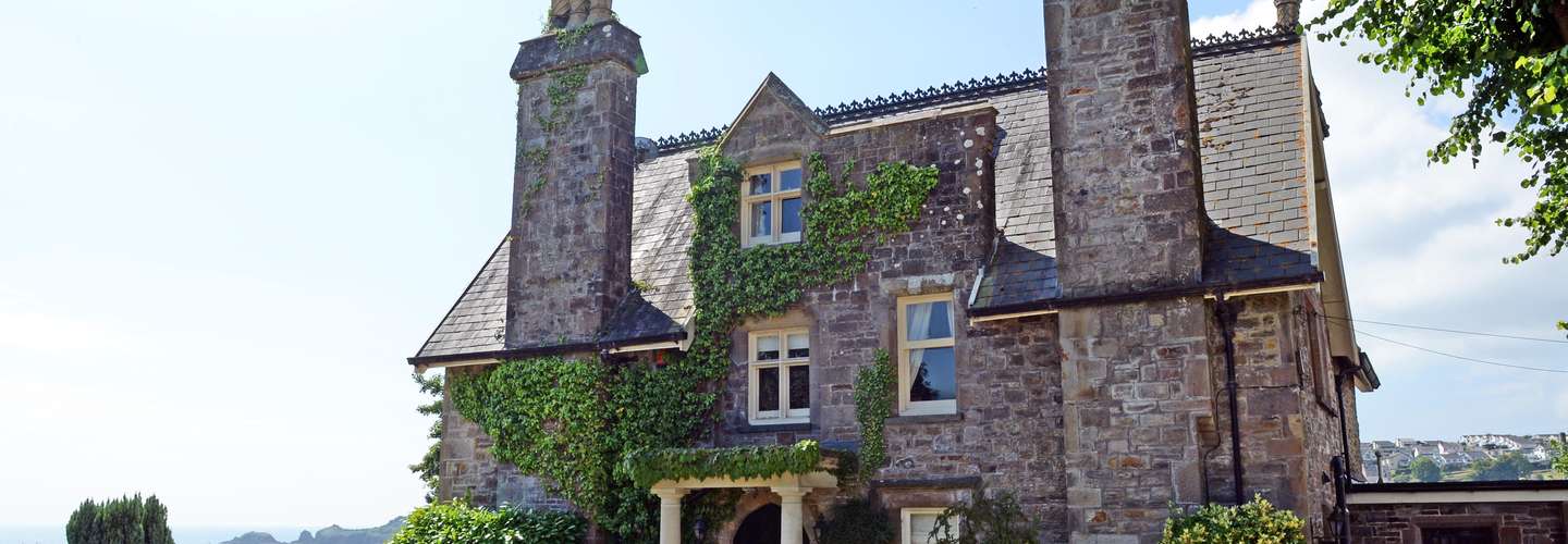 The Priory - Country Manor, Log Burner, Sea Views - Priory House