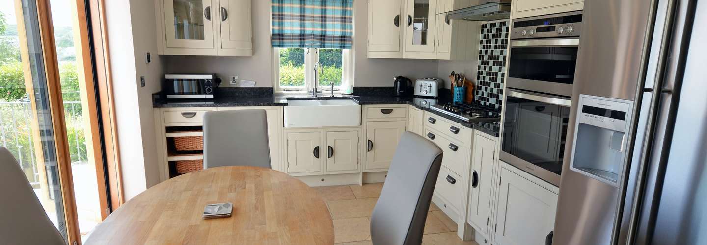 Priory Cottage - Luxury Cottage, Near to Beach - kitchen 1