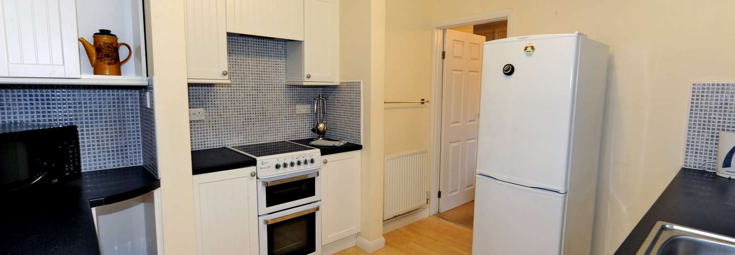 Glan Heulog - Near to Beach, Pet Friendly - Kitchen