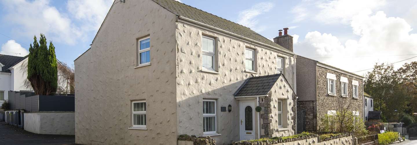 Daisy Cottage - St Florence, Parking,