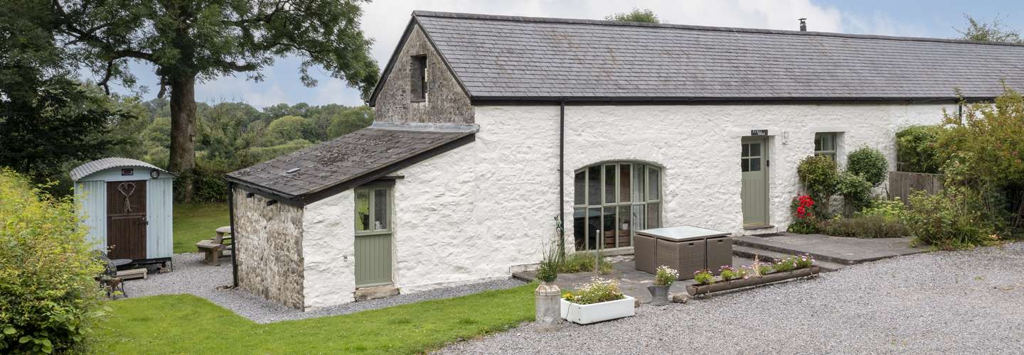 Foxes Walk - Rural Views, Rustic Charm