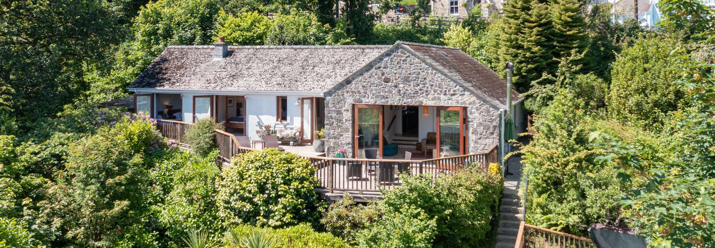 Glendale Cottage - Sea Views and Hot Tub - Sea Views, Beach Access, Hot Tub