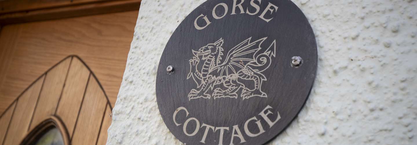 Gorse Cottage - Sea Views, Village Centre