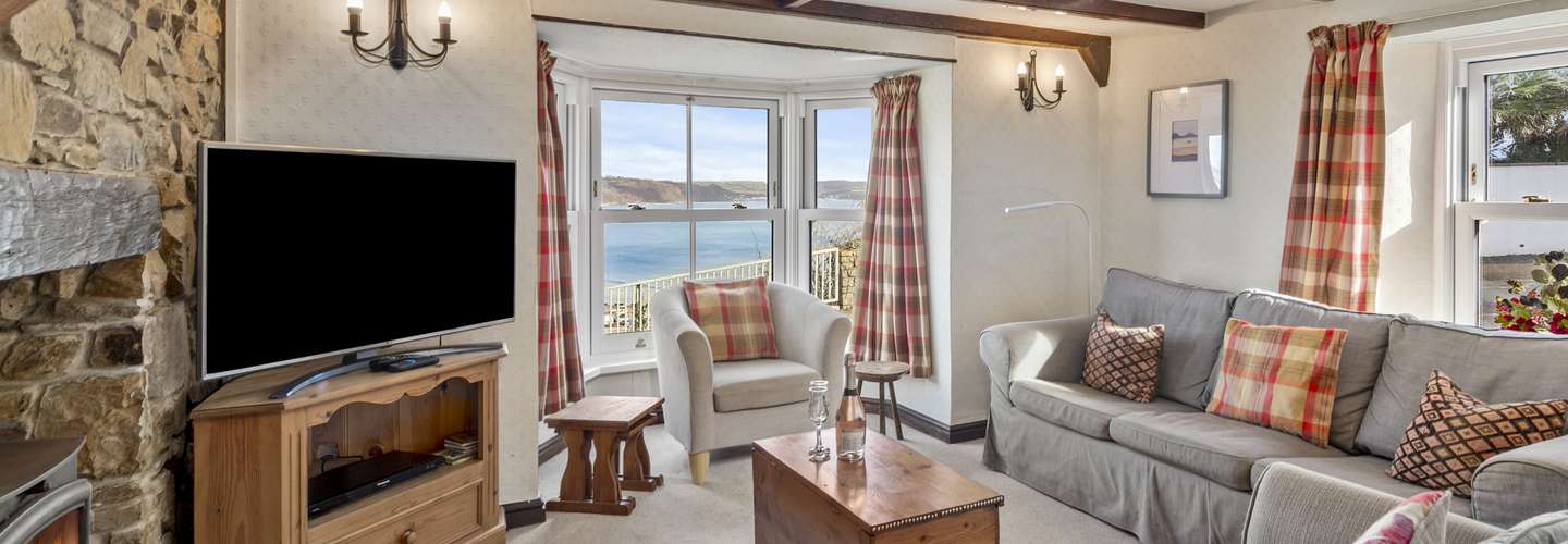 Hill Cottage - Saundersfoot, Sea Views, with Parking