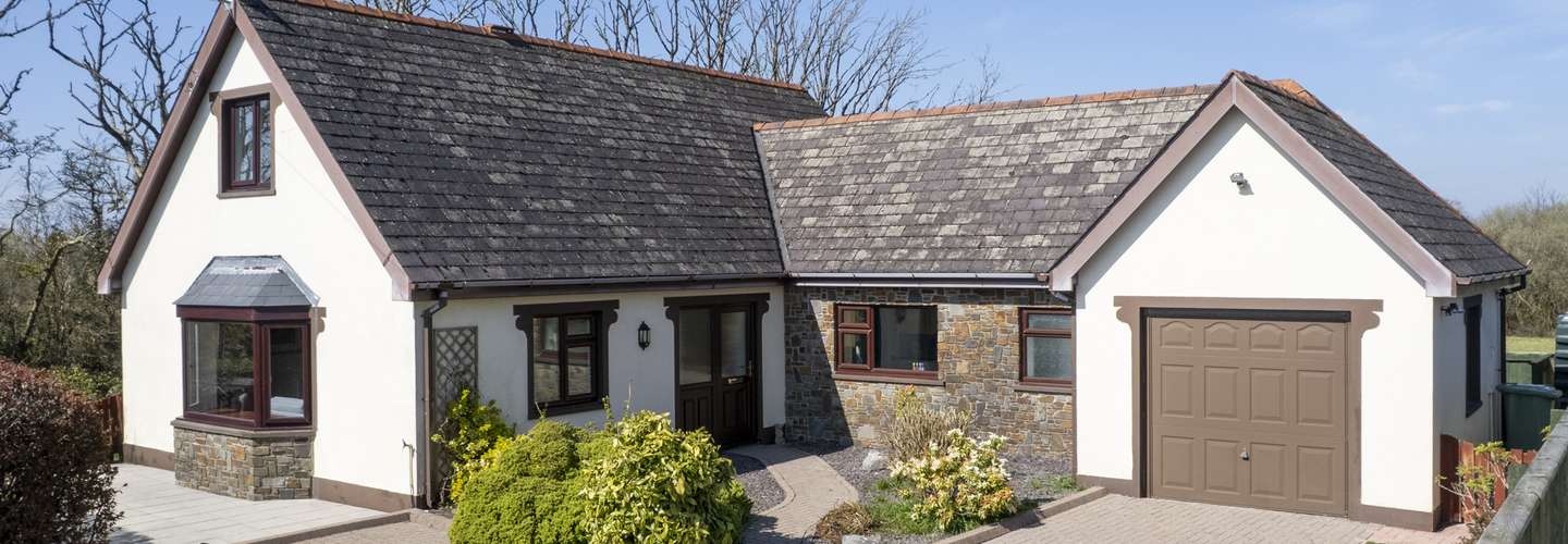 Honeyfield Lodge - Rural Views, Close to beaches