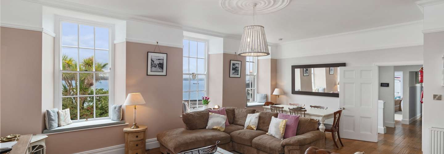 Laston Garden Apartment - Sea Views, Large Sea Front Terrace