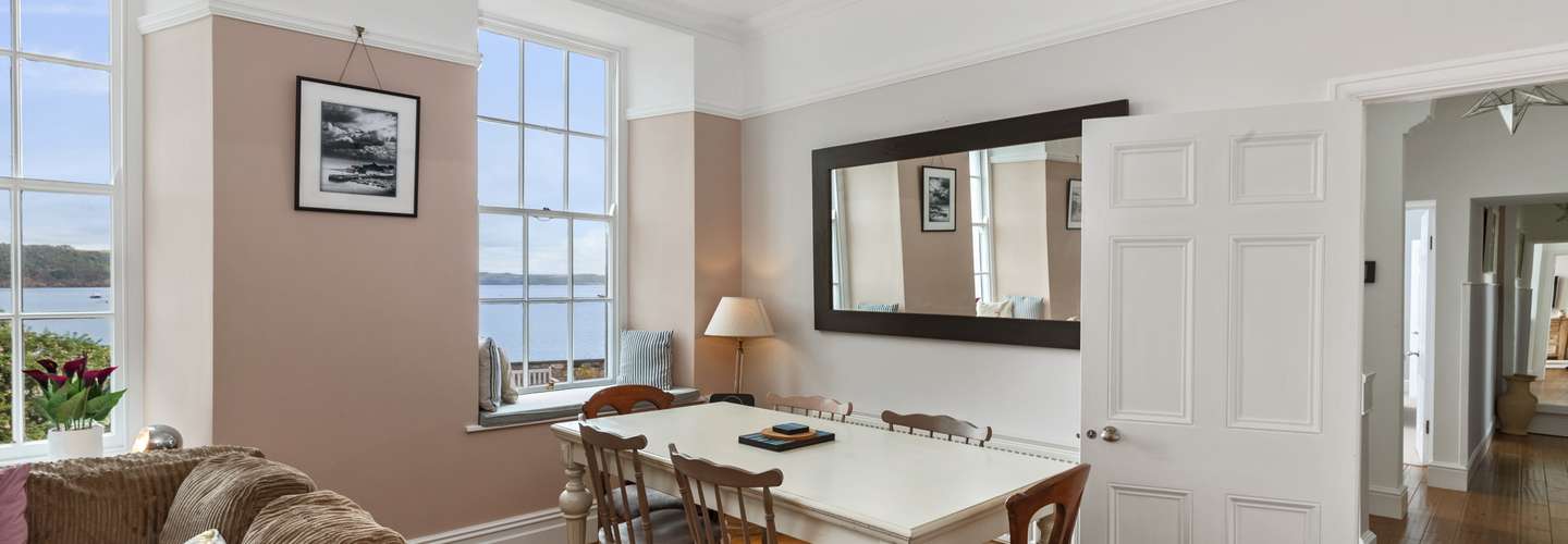 Laston Garden Apartment - Sea Views, Large Sea Front Terrace