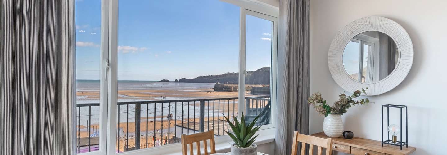 Mermaid Apartment - Sea Front Apartment with Views - Sea front apartment with views