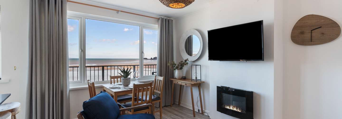 Mermaid Apartment - Sea Front Apartment with Views - Sea front apartment with views