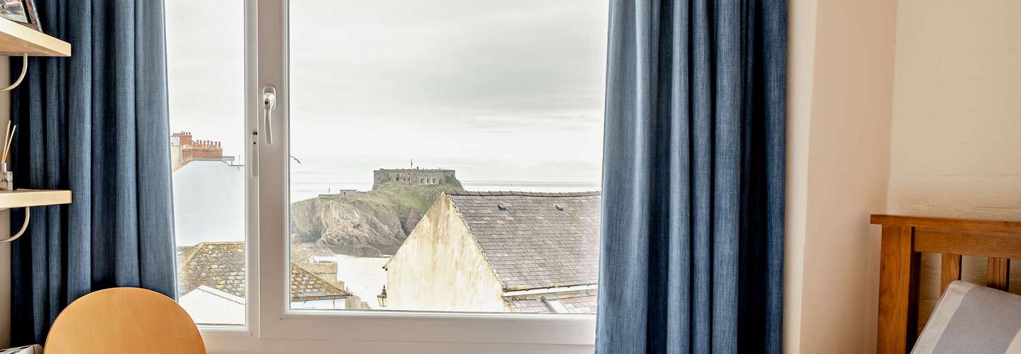 St Mary's Seaview - Within walled town and close to beach