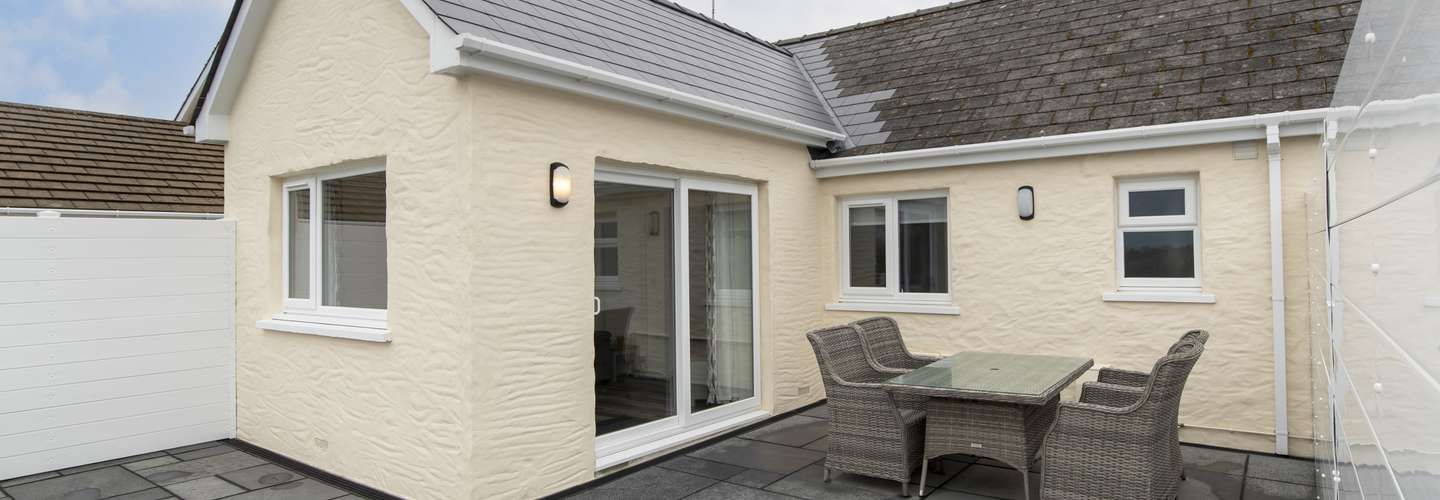 Bramble Cottage - Peaceful, Dog Friendly Cottage