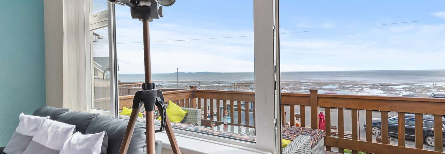 Temple Bar Apartment - Sea Front Views - Sea Front Views