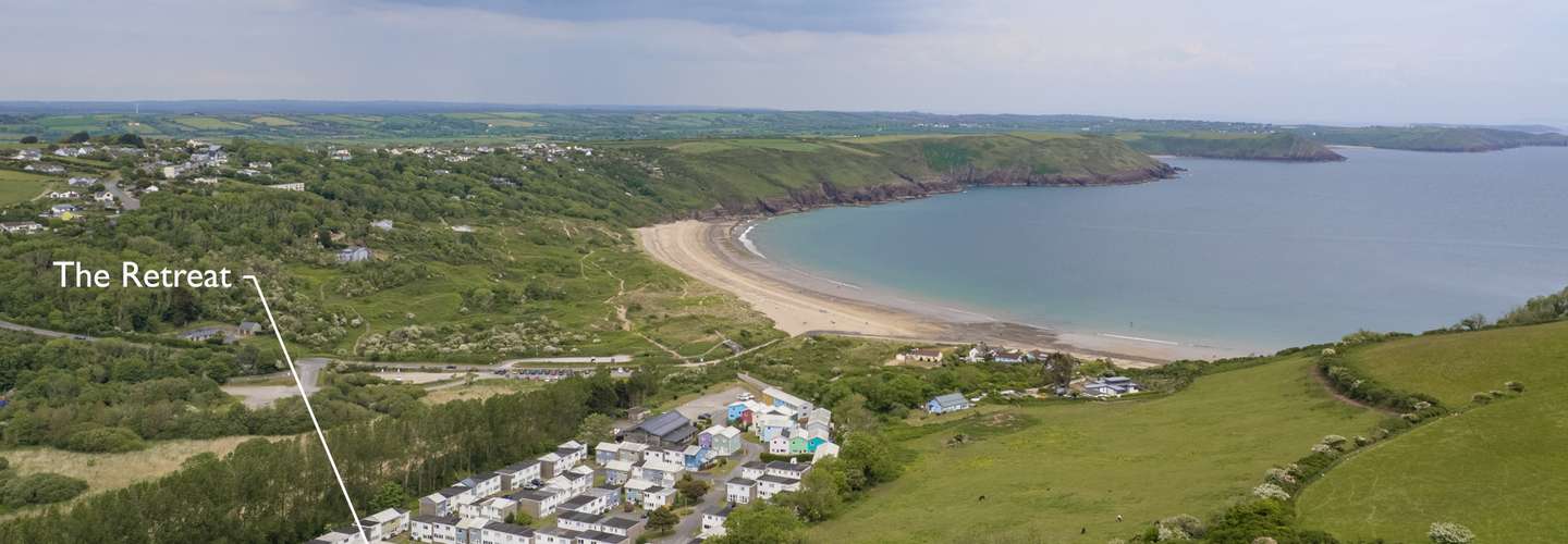 The Retreat - Short walk from beach, parking
