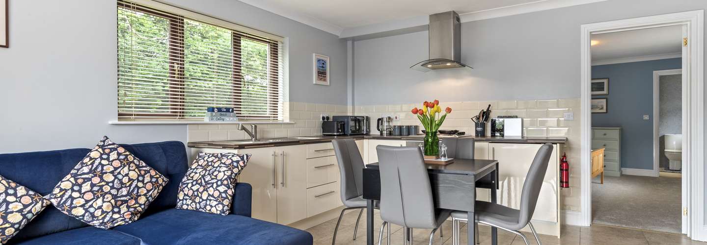The Willows - Cosy Retreat, Close to Village and Beach