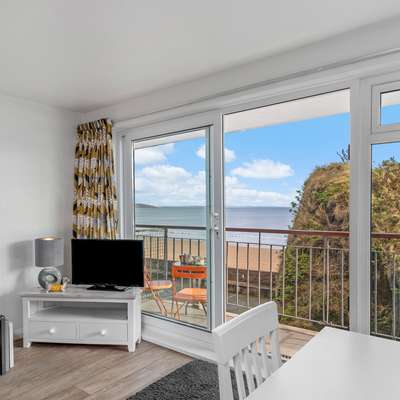 Swn Y Tonnau - Sea Views, Parking, Beach Access - Sea Front Apartment, Spectacular Sea Views, Parking, Direct Beach Access