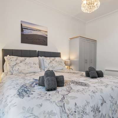 Caldey Bay Apartment - Tenby Apartment - Lovely Sea Views