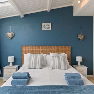 Cystanog Fach - Spectacular Sea Views, Balconies, Parking