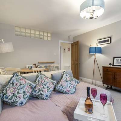 1 Belmont - Town Centre, Close to beach & shops
