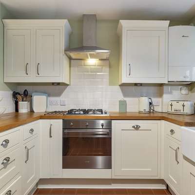 1 Belmont - Town Centre, Close to beach & shops
