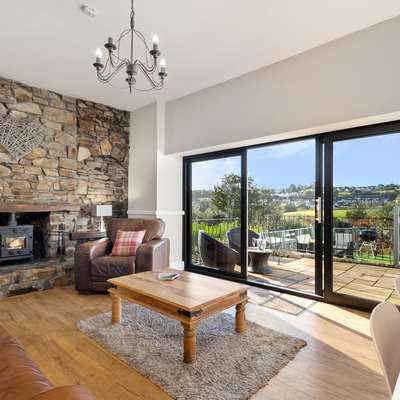 Cartref - Beautiful Cottage, Hot Tub, Countryside Views