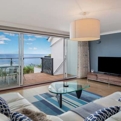 Cystanog Fach - Spectacular Sea Views, Balconies, Parking