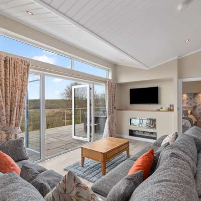Valley View - Luxury Lodge, Hot Tub, Walk to Beach - Luxury Lodge, Cottage, Hot Tub