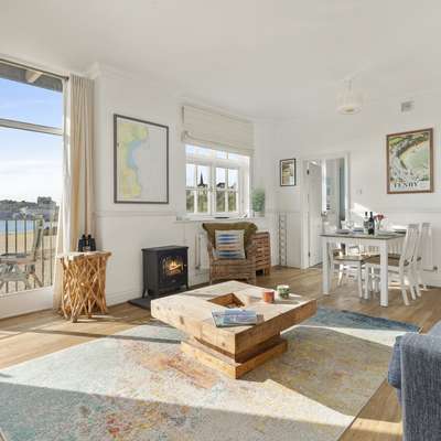 1 Sunny Cove - Direct Beach Access, Sea Views