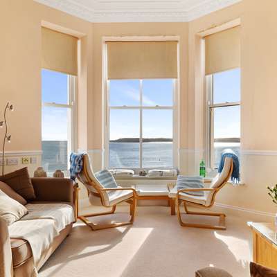 7 South Beach - Steps From the Beach, Sea Views - Sea Front Apartment with Spectacular Sea Views