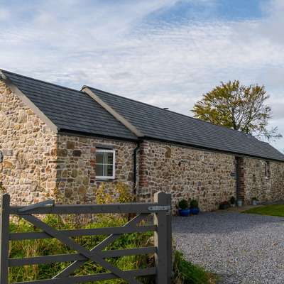 The Dairy - Luxury Cottage with Hot Tub and Views - Barn