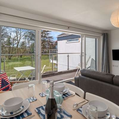 Calon Y Mor - Modern Apartment, Close to Beach