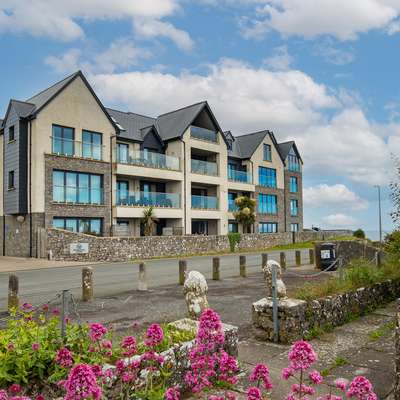 Apartment 10 Waterstone House - Luxury Apartment with Sea Views