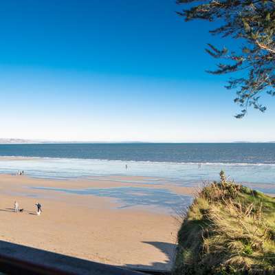 Life's a Beach - Direct beach access, Sea views