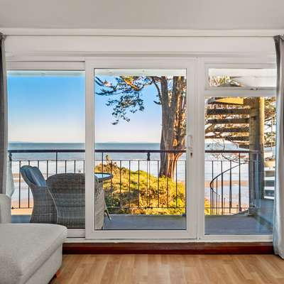 Life's a Beach - Direct beach access, Sea views
