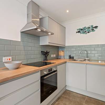 25 Coedrath Park - Sea Views from Balcony, Short Walk to Beach,  Parking