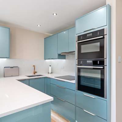 Salty Kisses - Sea Front Apartment