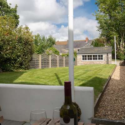 Falcon House - Charming Cottage, Central Location