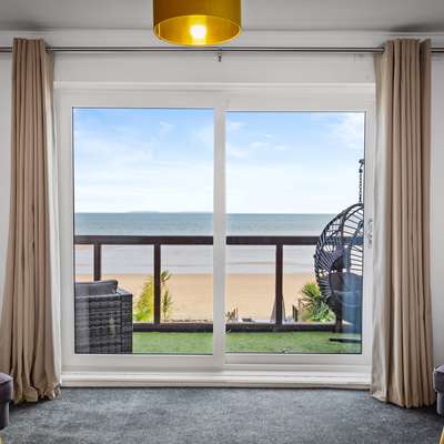 Penrose - Beach House with Direct Beach Access