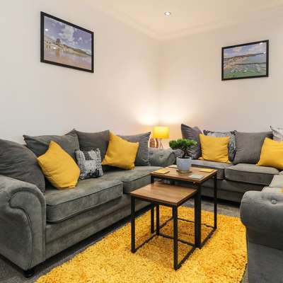 Ocean Waves Apartment - Ground Floor Apartment, Pet Friendly, Enclosed Garden