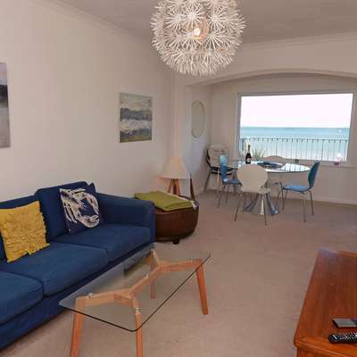 Gone to the Beach - Sea Views, Direct Beach Access