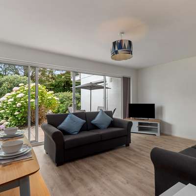 Coedrath Park 14 - Ground Floor Apartment - Short Walk to Beach, Ground Floor, Parking