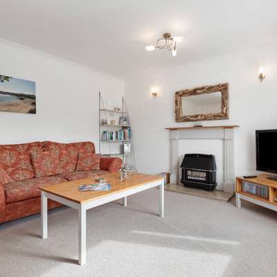 Oaklands - Lovely Cottage, Walk to Beach - Lovely Cottage, Walk to Beach