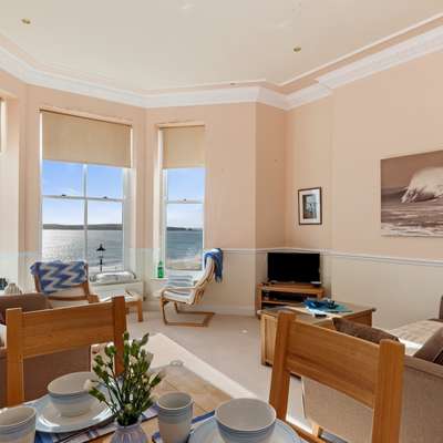 7 South Beach - Steps From the Beach, Sea Views - Sea Front Apartment with Spectacular Sea Views