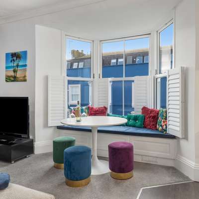 Caldey Bay Apartment - Lovely Sea Views - Tenby Apartment - Lovely Sea Views