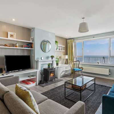 Dolphins Apartment - Spectacular Sea Views - Sea View Apartment Saundersfoot