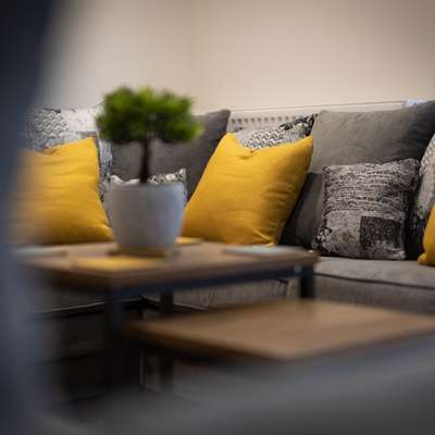 Ocean Waves Apartment - Ground Floor Apartment, Pet Friendly, Enclosed Garden