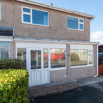 Ty Gwyn - Cottage with Hot Tub, Parking, Dog Friendly
