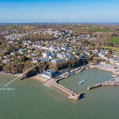 Cystanog Fach - Spectacular Sea Views, Balconies, Parking