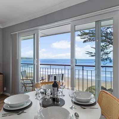 33 Beach Court - Direct Beach Access, Sea Views